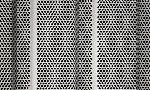 Dlaczego blachę na puszki do konserw powleka się cyną?