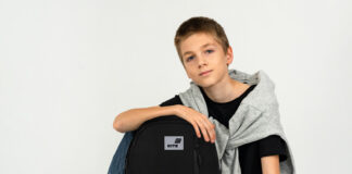 Plecak młodzieżowy do szkoły z profilowanymi plecami